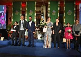 Los Sultanes salientes y entrantes, en el acto celebrado en Salones Castillo.