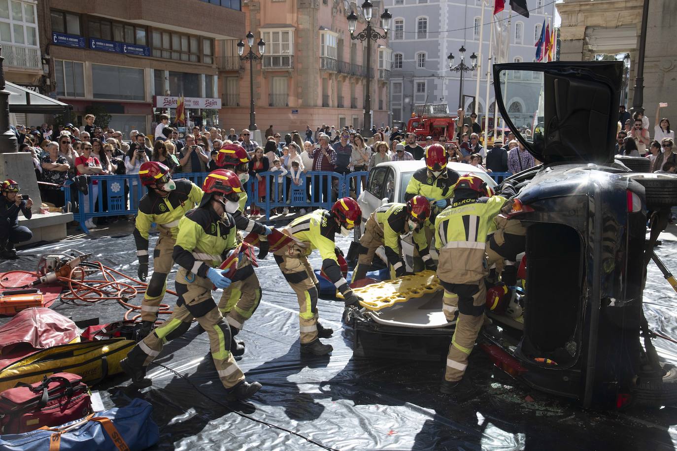 Exhibición de los bomberos de Cartagena