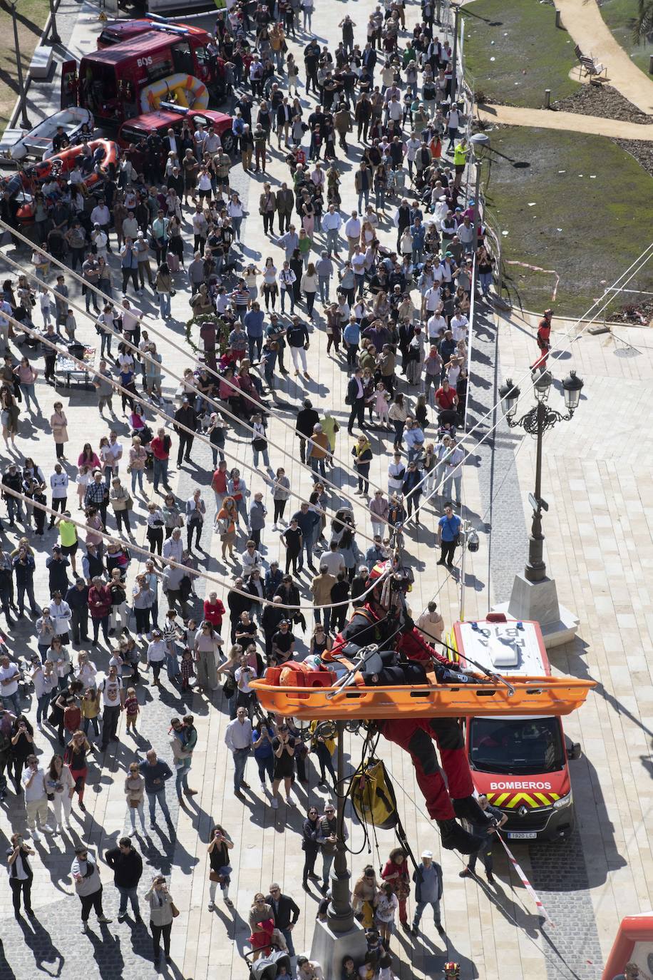 Exhibición de los bomberos de Cartagena