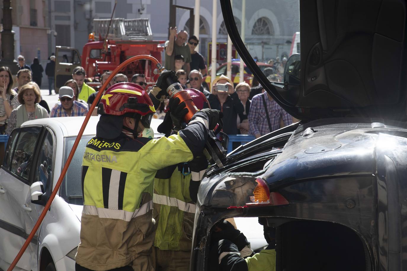 Exhibición de los bomberos de Cartagena