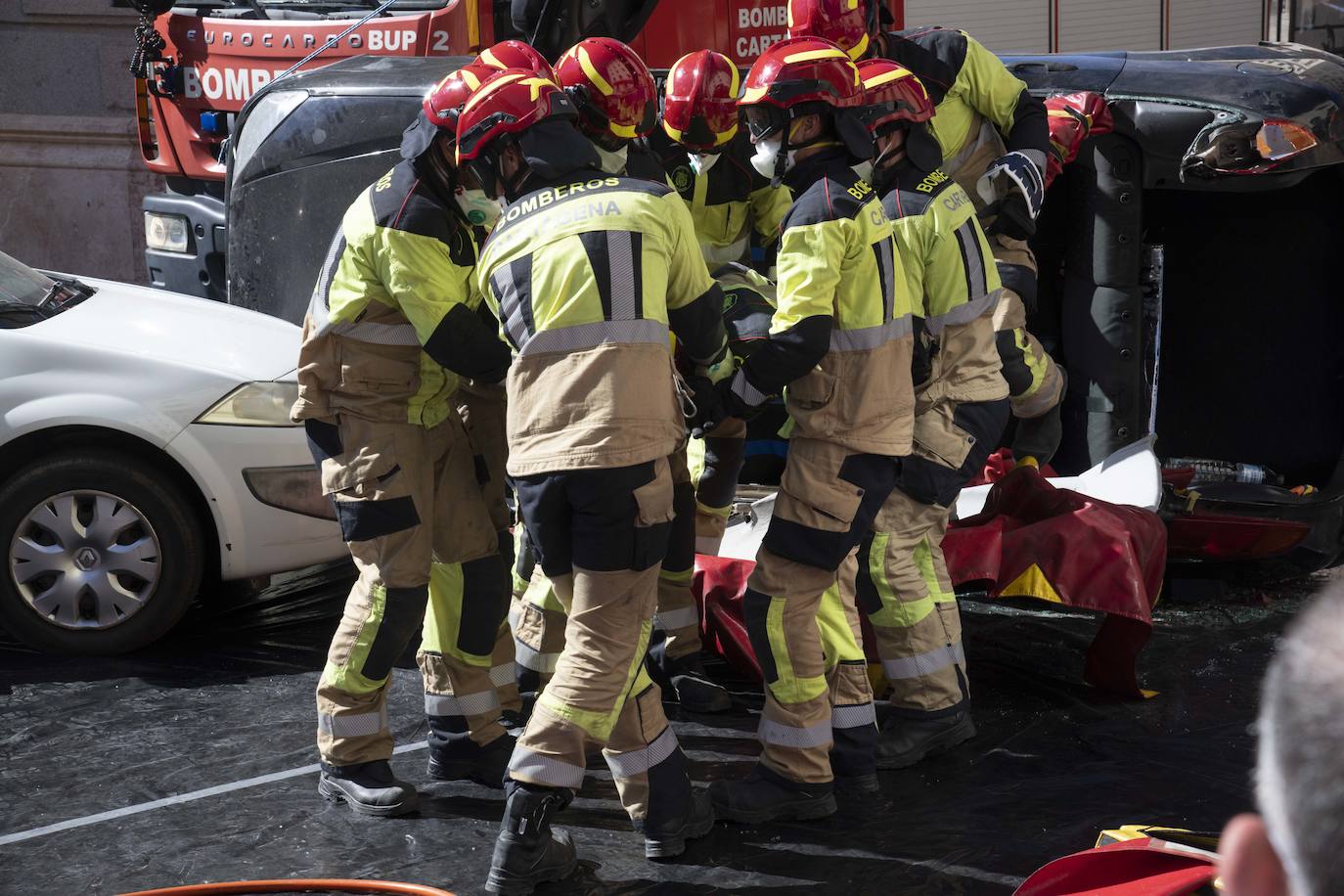 Exhibición de los bomberos de Cartagena