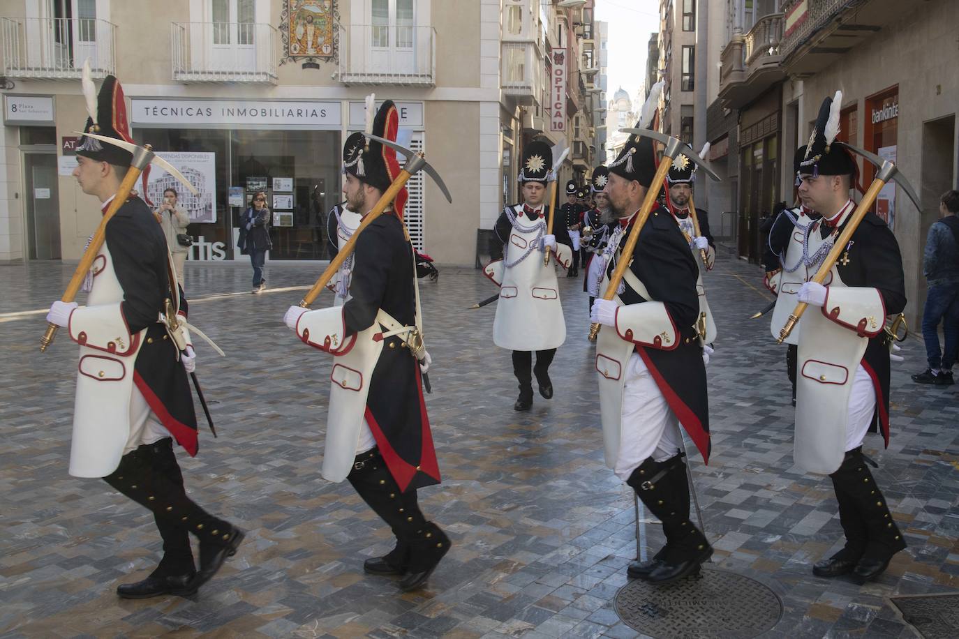 Los granaderos marrajos honran la gesta del militar Martín Álvarez