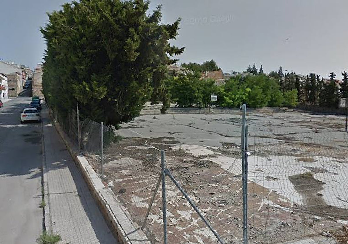 El solar que albergará la futura residencia de mayores de Cehegín.