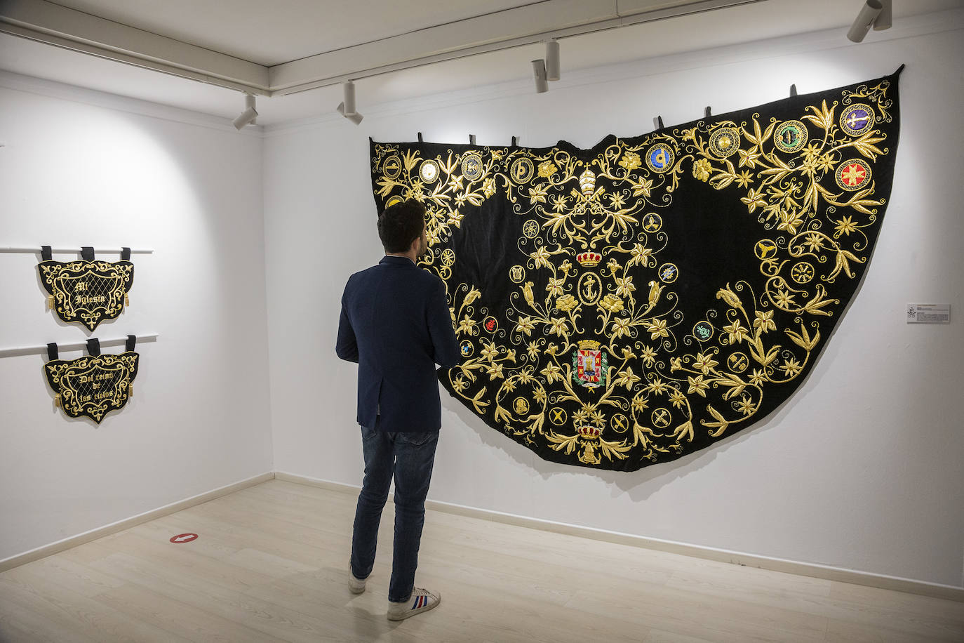 Exposición de bordados de Antoñita Sánchez en Cartagena