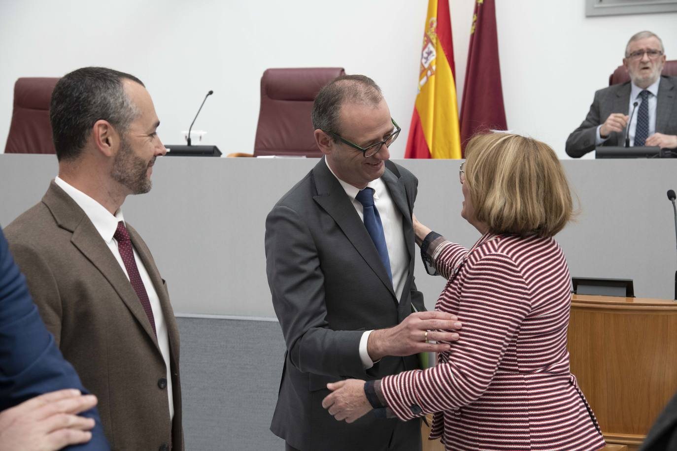 Pleno en la Asamblea Regional, en imágenes