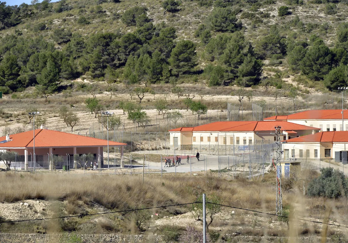 Una inspección destapa el trato «hostil» a las menores en un centro de  internamiento de la Región de Murcia | La Verdad