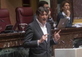 Rafael Esteban, durante una intervención en la Asamblea Regional.