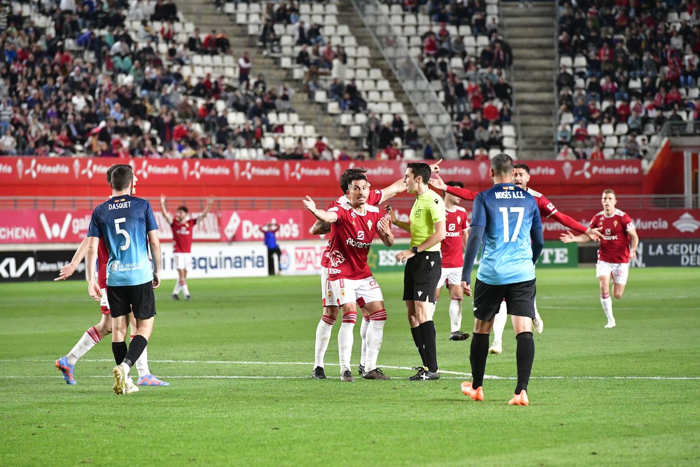 El empate del Real Murcia frente a La Nucía, en imágenes