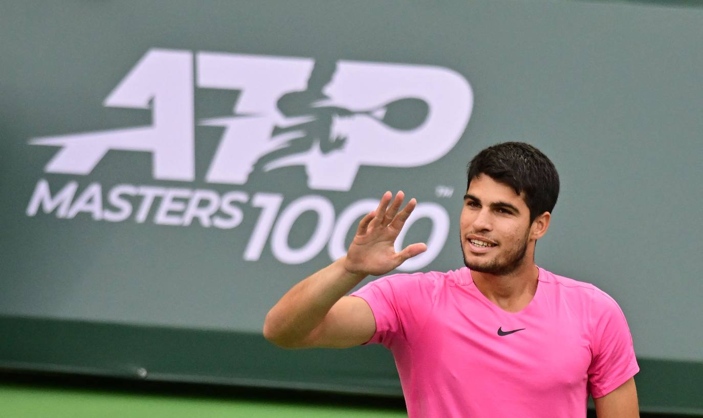 El triunfo de Carlos Alcaraz ante Medvedev en Indian Wells, en imágenes