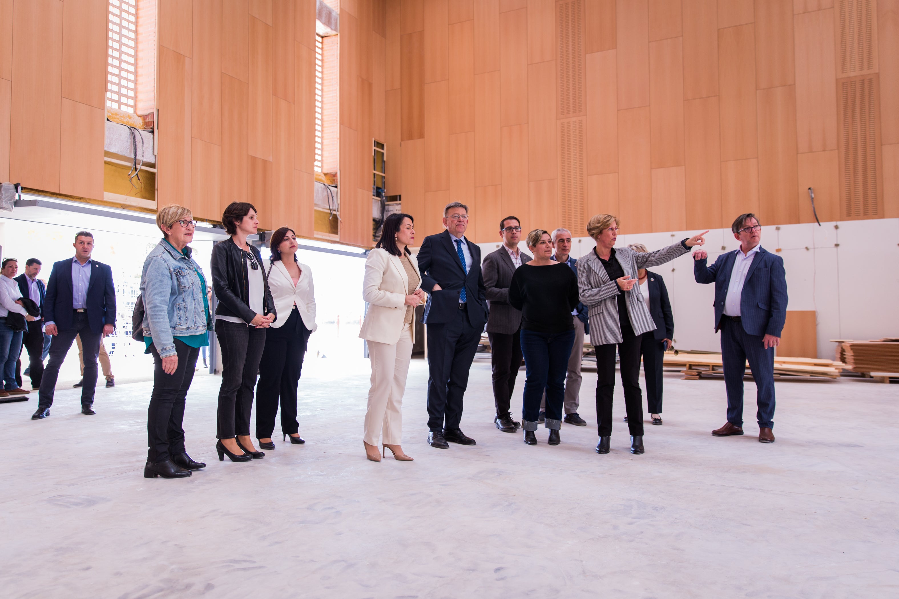 El gimnasio es la última instalación del instituto que queda por concluir junto a los jardines.