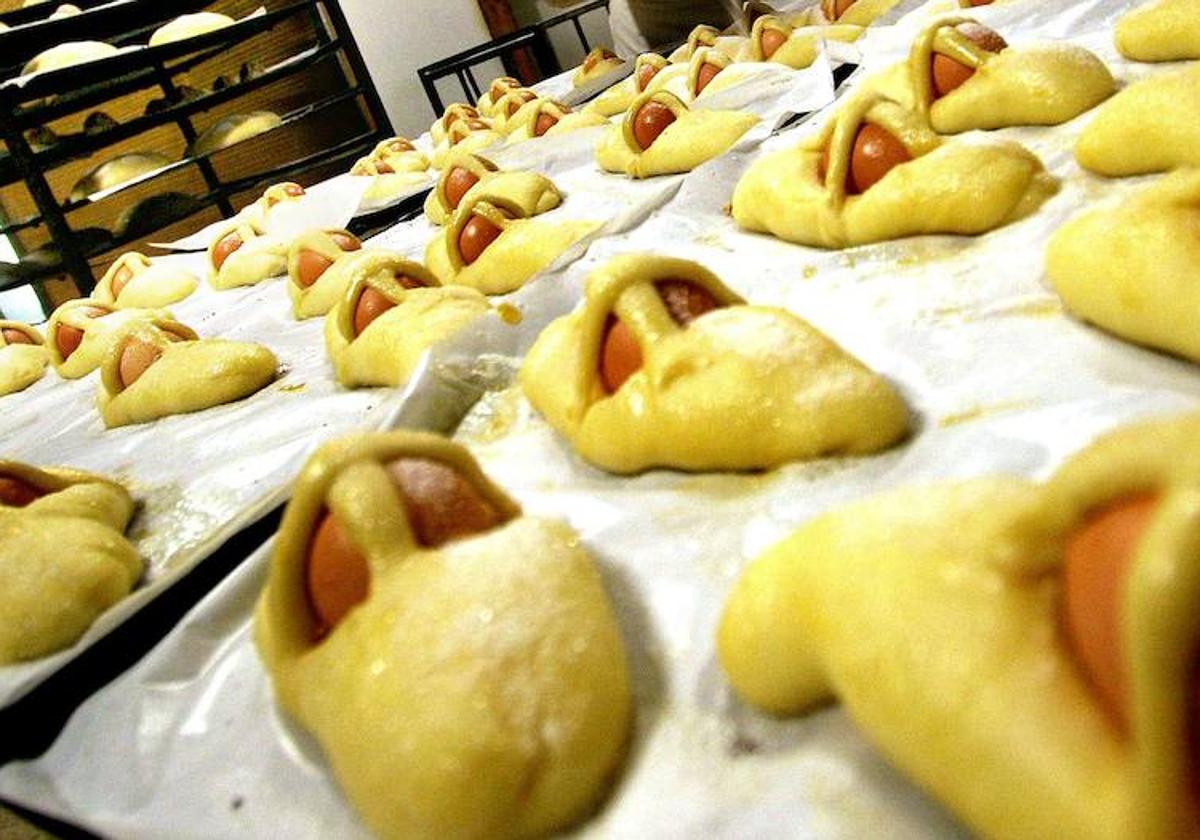 Cómo hacer una mona de Pascua en la freidora de aire.