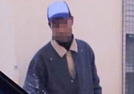 La alarma social llevó a los vecinos a compartir una fotografía del acusado a través de las redes sociales.