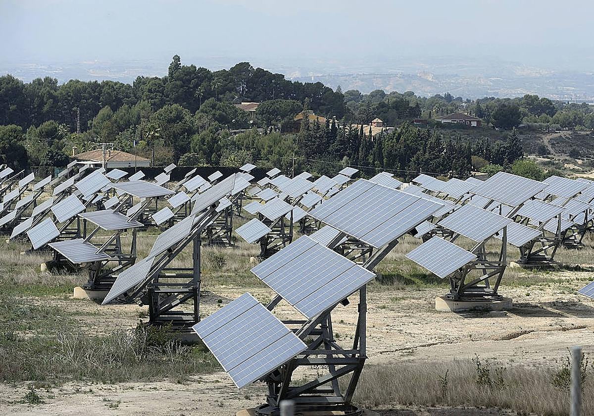 Pequeño huerto solar en la carretera de Molina de Segura a Fortuna.