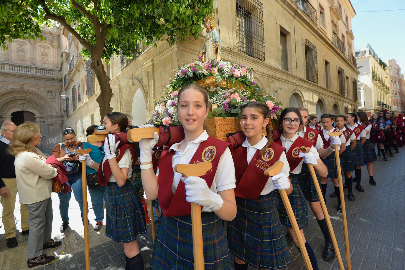La Procesión del Ángel recorre el centro de Murcia