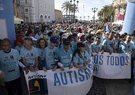 Participantes en la ruta del autismo, en la salida.