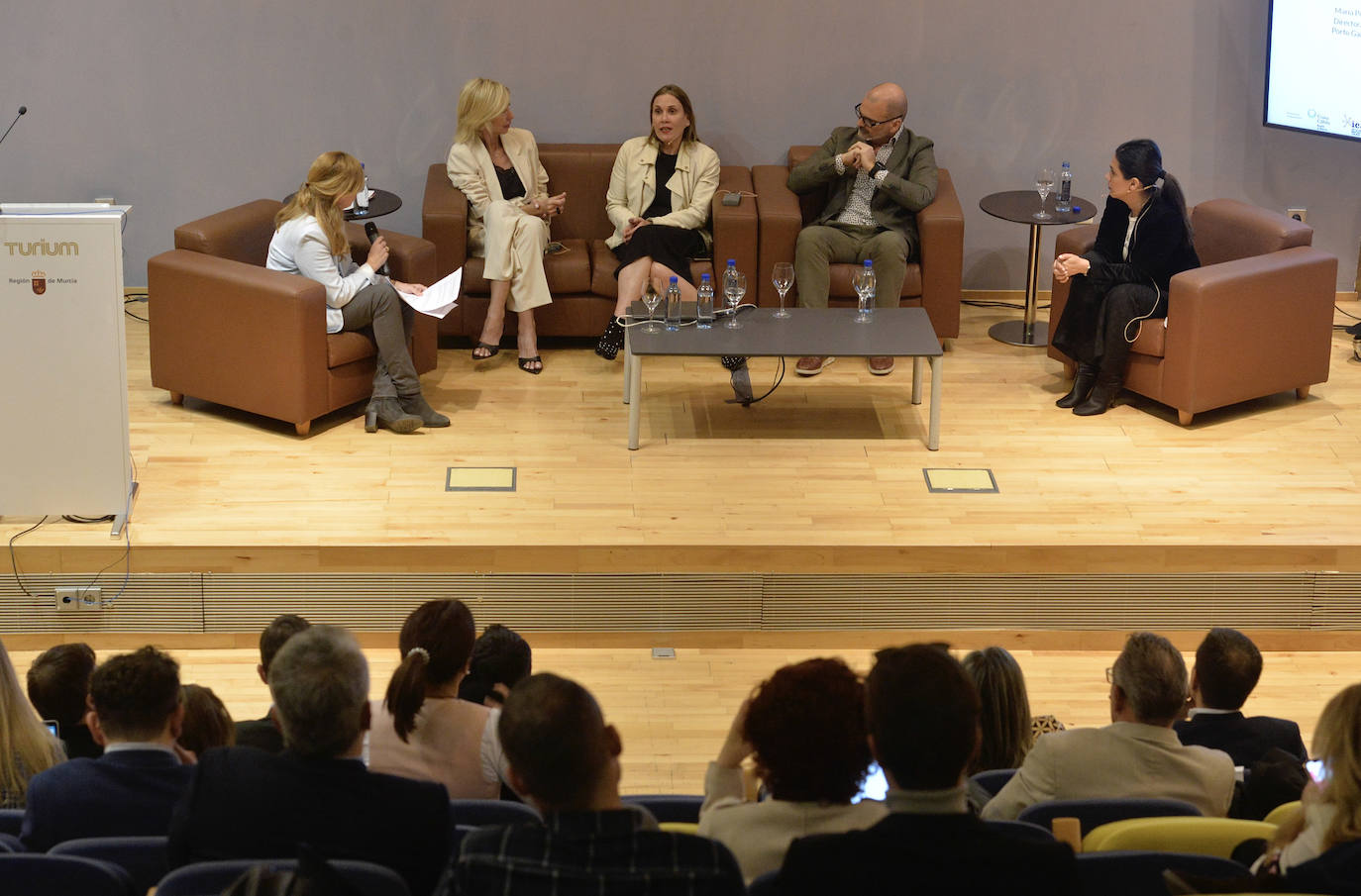 El foro &#039;Turismo cultural y patrimonio&#039;, en imágenes