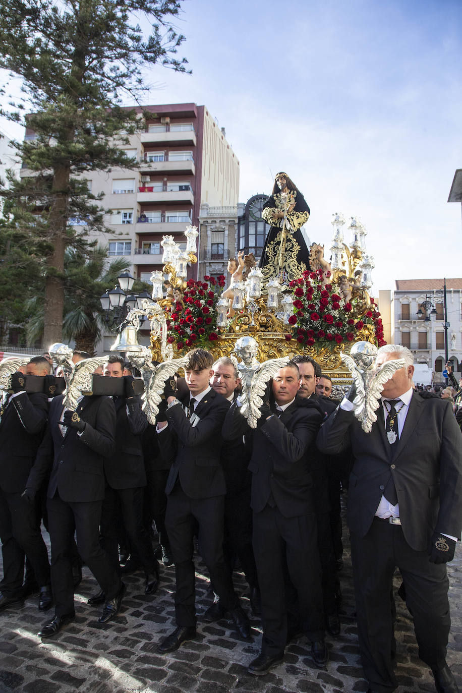 El vía crucis del Cristo de la Divina Misericordia de Cartagena, en imágenes