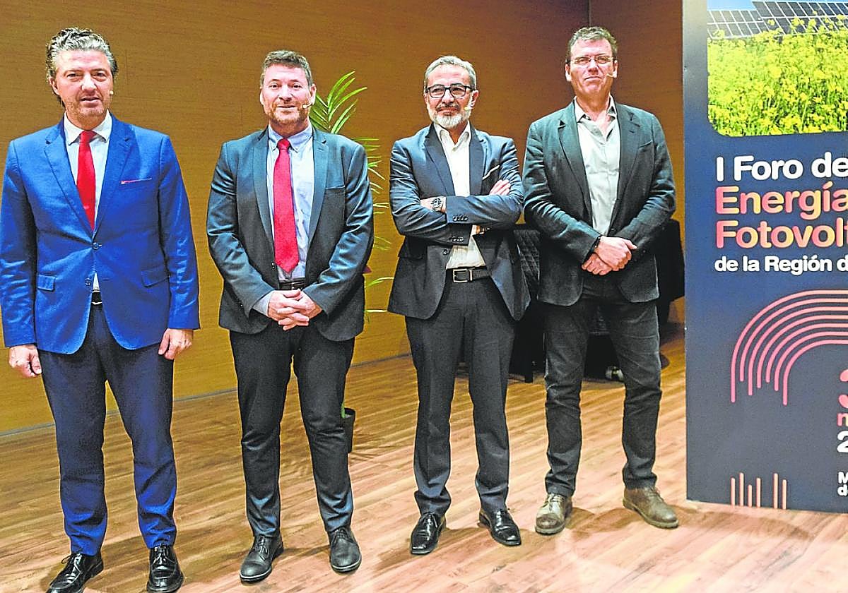 El presidente de la Fremm, Alfonso Hernández; el concejal de Hacienda de Molina de Segura, José de Haro; el presidente de Aremur, Francisco Espín, y el representante de Ucomur, Miguel Ángel Mena.