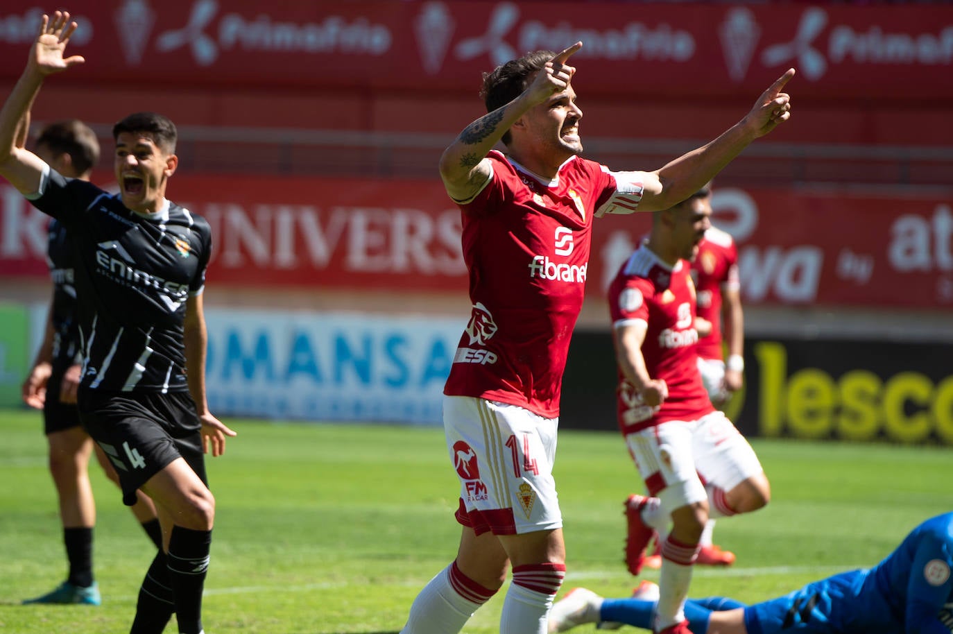 La victoria del Real Murcia frente al Cornellà, en imágenes