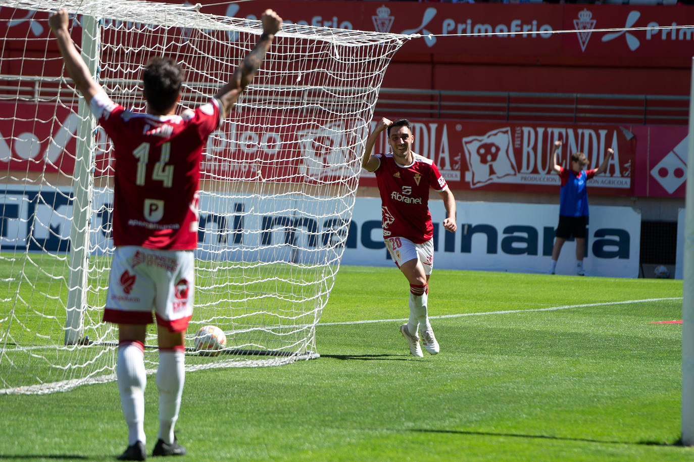 La victoria del Real Murcia frente al Cornellà, en imágenes