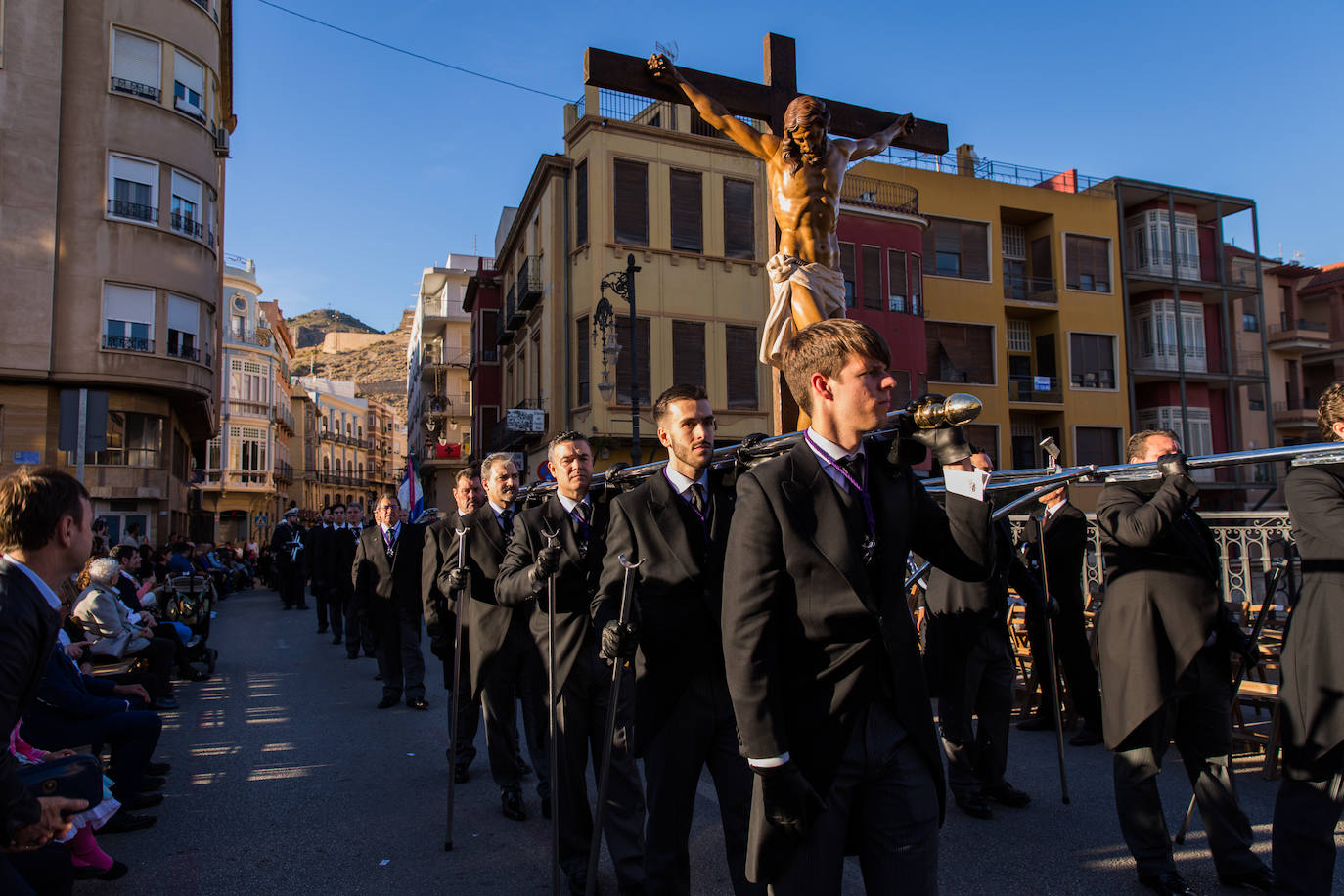 El Cristo de las Santas Mujeres, de los años 90 y obra de José Vázquez Juncal, es portado por hombres.