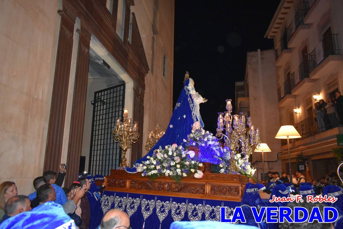 La procesión de la Virgen de los Dolores llena de recogimiento el casco antiguo de Caravaca