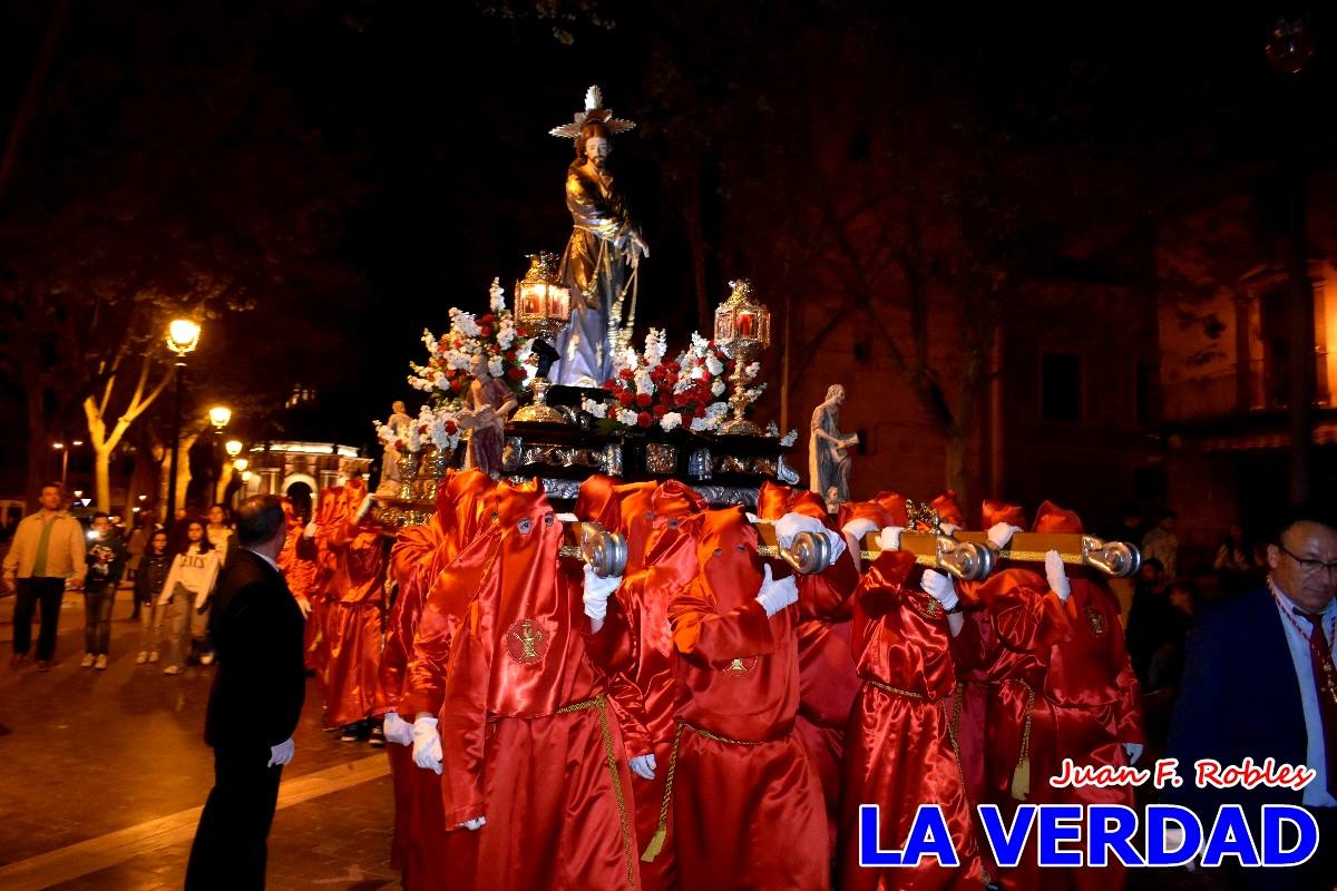 La procesión de la Virgen de los Dolores llena de recogimiento el casco antiguo de Caravaca