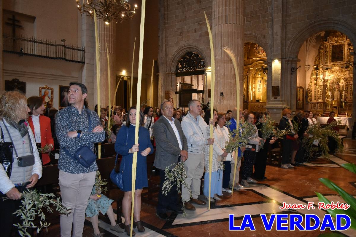 La procesión del Domingo de Ramos recorre la calle Mayor y La Corredera de Caravaca