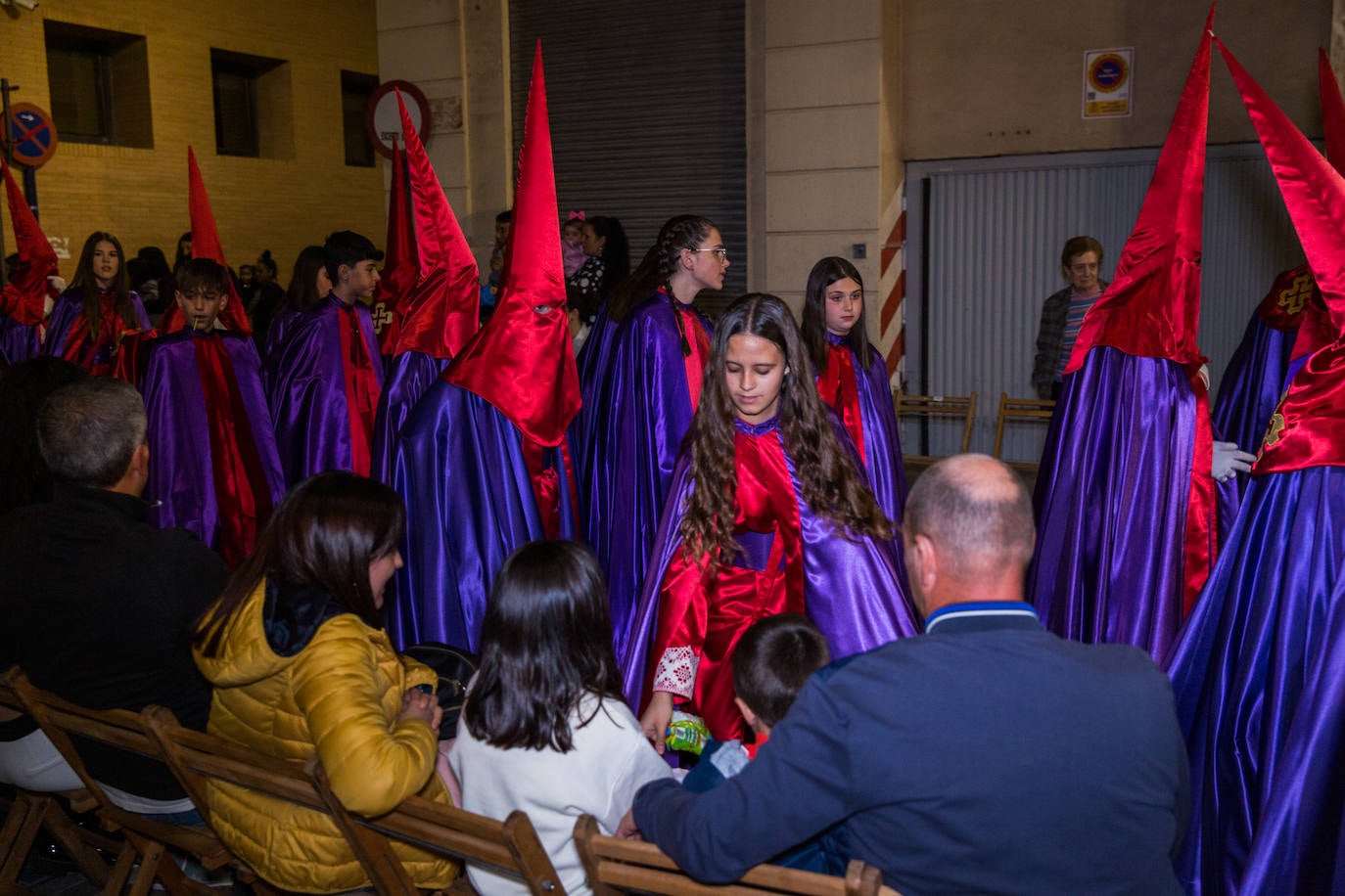 Los Azotes y el Cristo de Zalamea prenden el incienso de la Pasión La