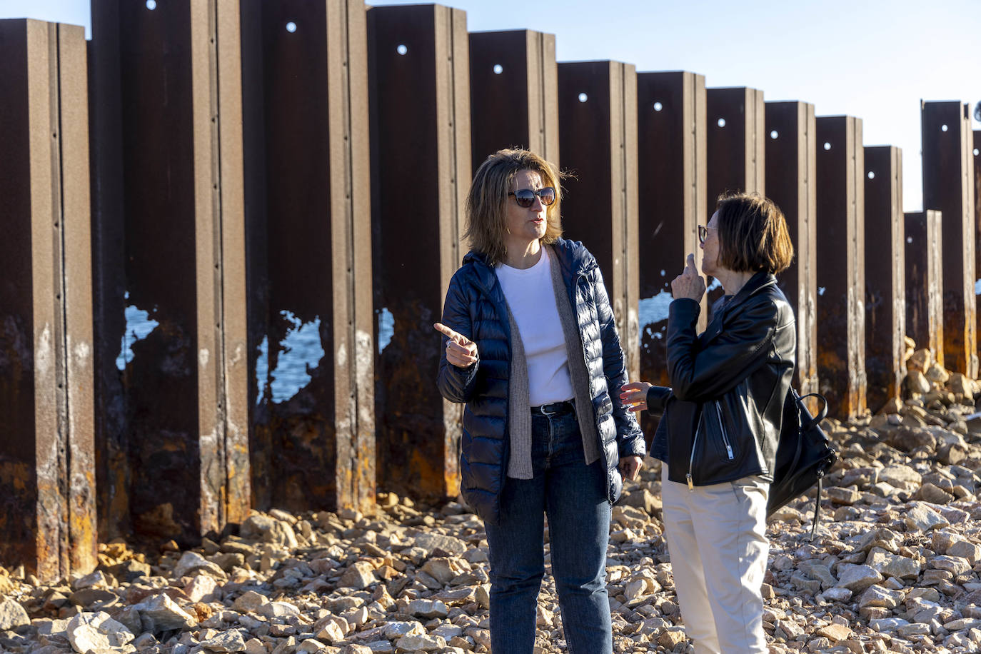 Las imágenes de la visita de Teresa Ribera a La Manga y La Unión