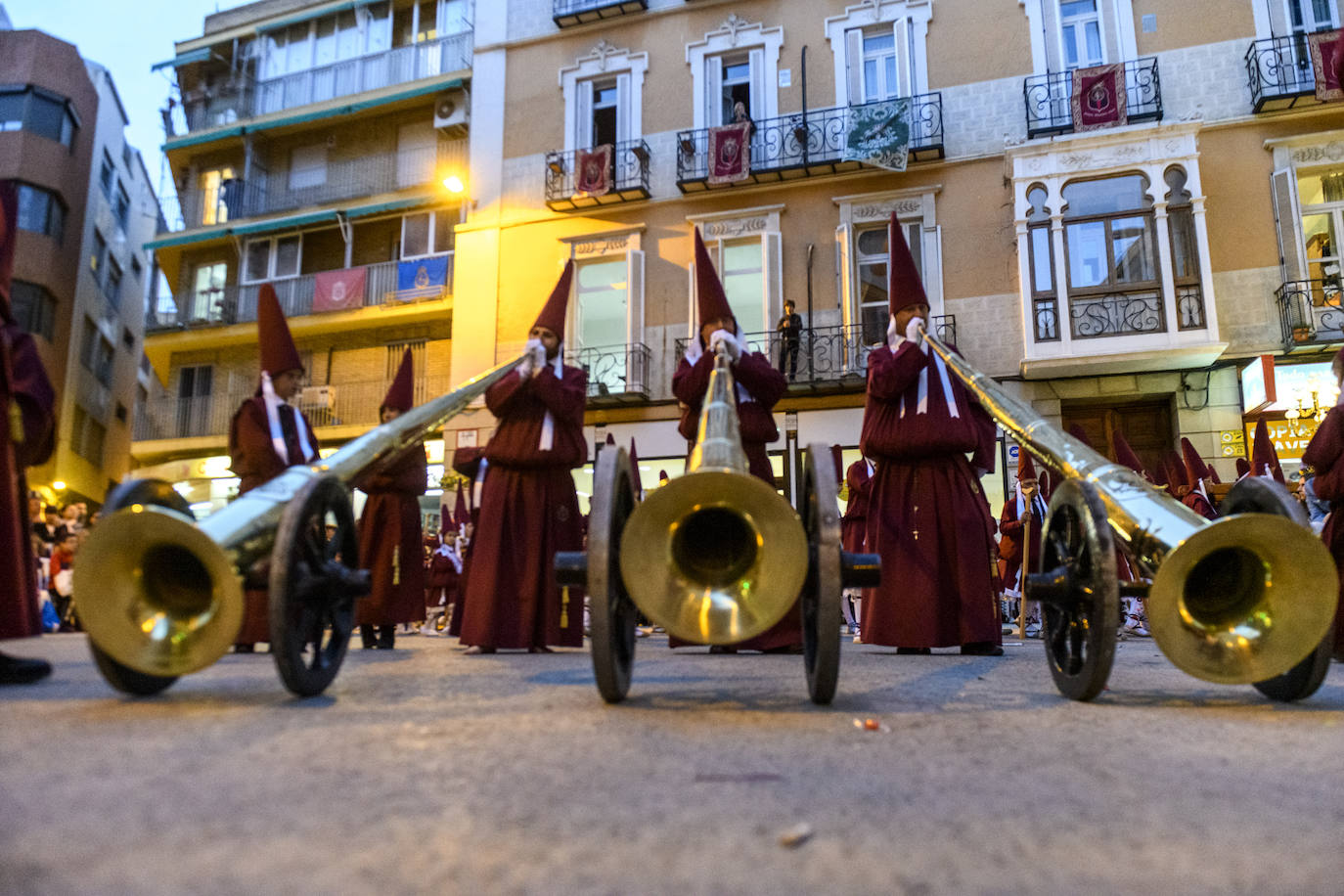 Las imágenes de la Procesión de Lunes Santo en Murcia