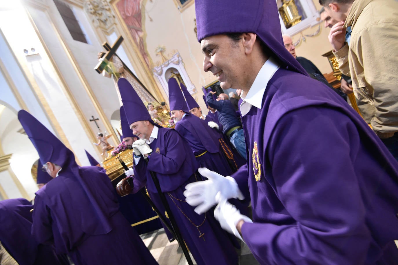 Multitudinario traslado de Nuestro Padre Jesús Nazareno