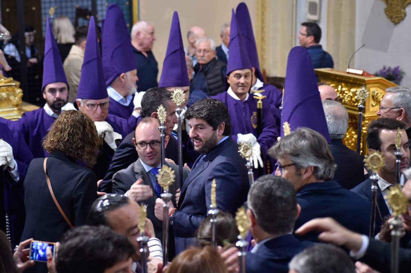 Multitudinario traslado de Nuestro Padre Jesús Nazareno