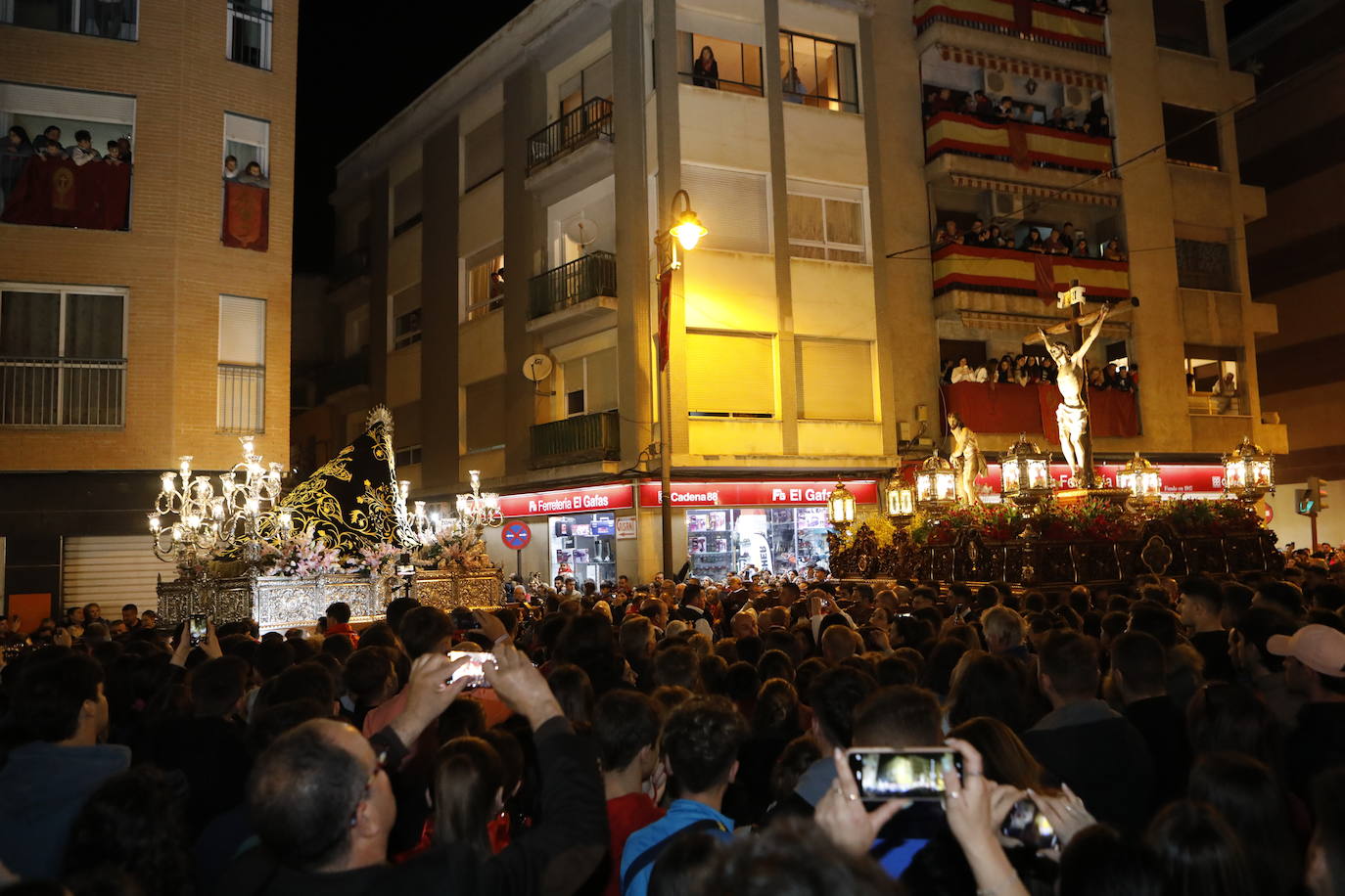 Encuentro de las imágenes del Paso Encarnado en Lorca