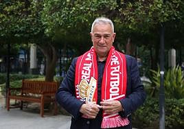 Felipe Moreno, en la Plaza de Santa Isabel de Murcia.