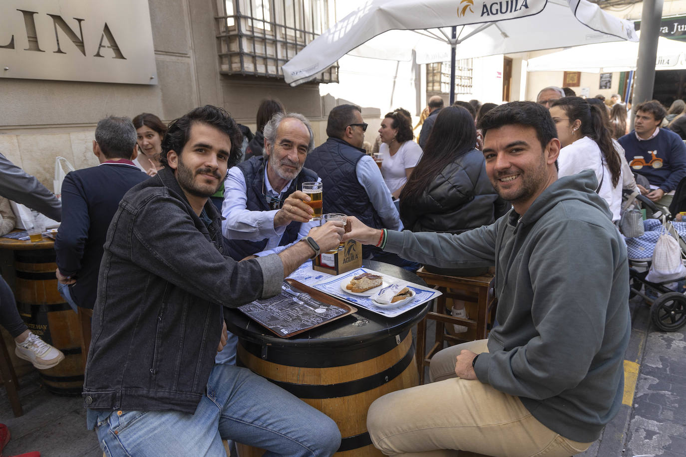 Cartageneros y turistas se echan a la calle en Semana Santa