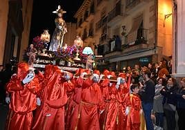 El Señor del Prendimiento en la calle Mayor, tras salir de La Compañía.