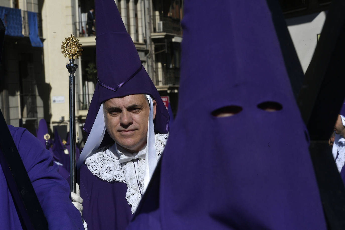 Los murcianos se emocionan con la procesión de Viernes Santo