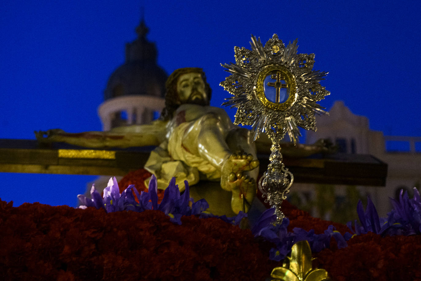 La procesión del Santo Sepulcro del Viernes Santo en Murcia, en imágenes