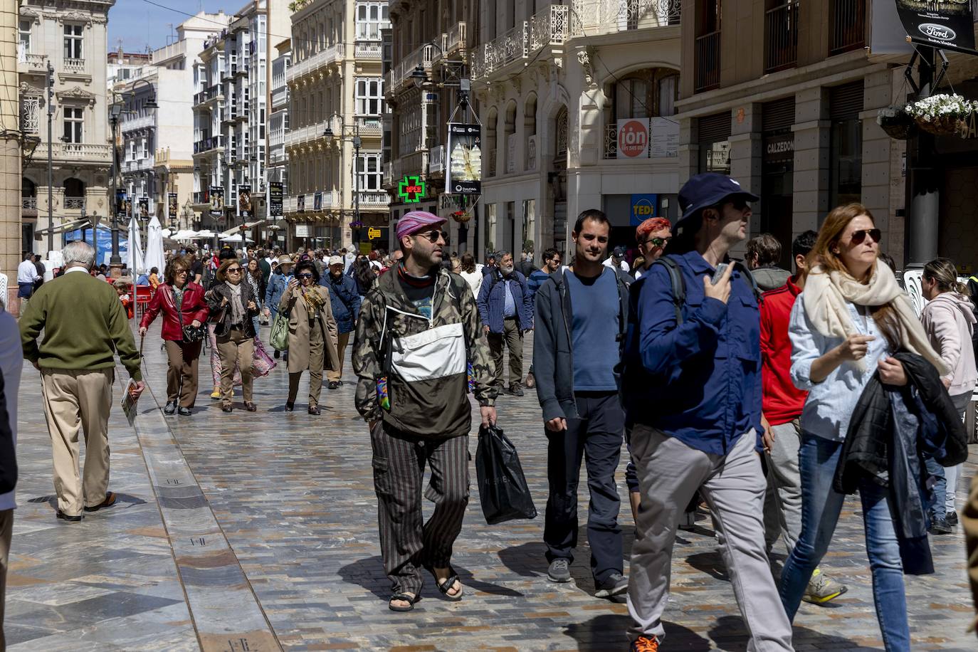 Jueves Santo de encuentros y mucho turismo en Cartagena