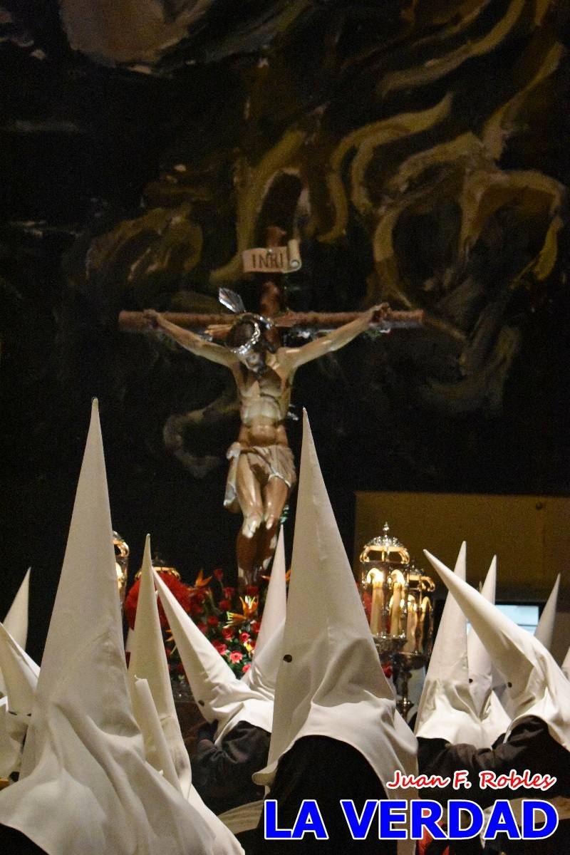 El Cristo de los Voluntarios inunda de solemnidad la medianoche