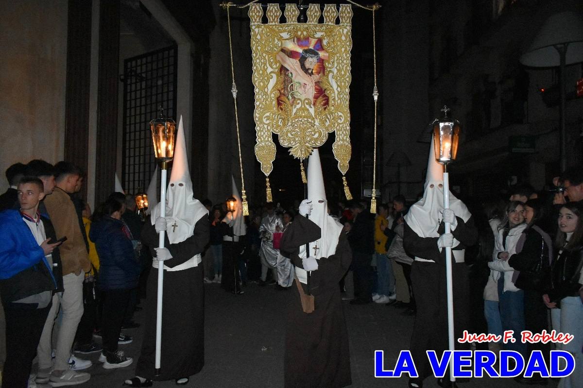 El Cristo de los Voluntarios inunda de solemnidad la medianoche