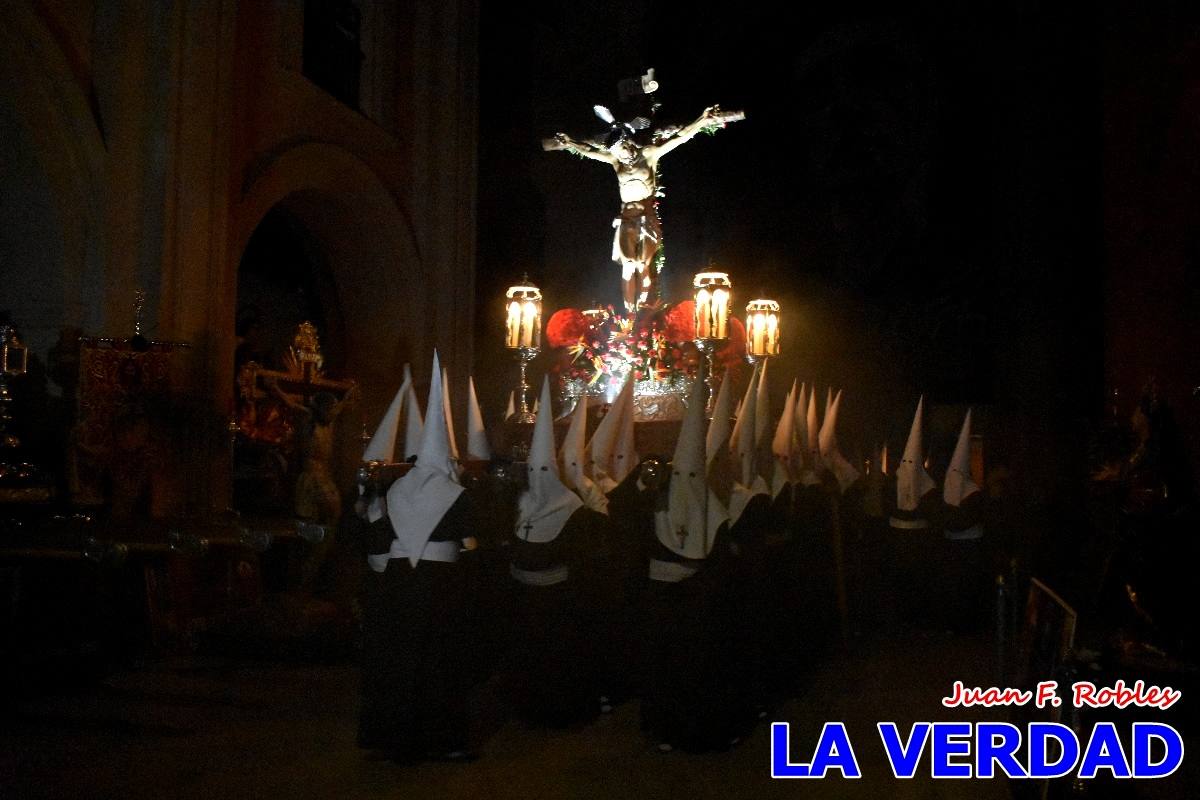 El Cristo de los Voluntarios inunda de solemnidad la medianoche