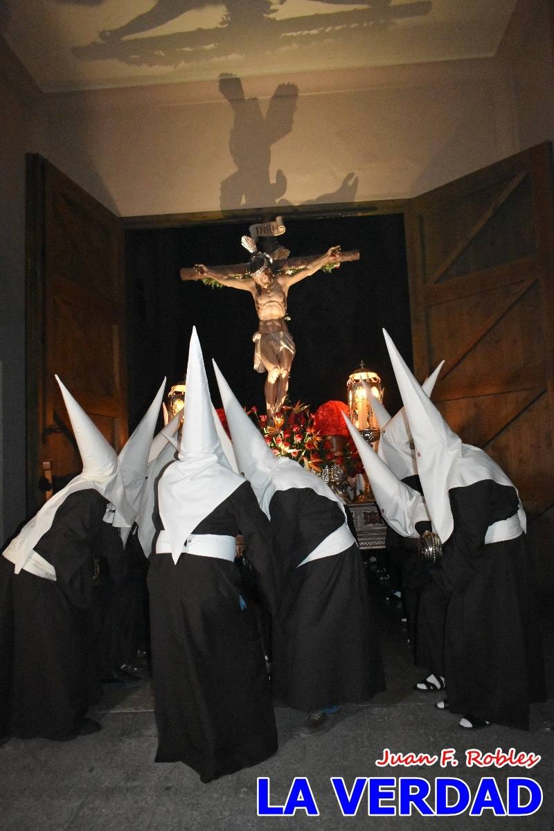 El Cristo de los Voluntarios inunda de solemnidad la medianoche