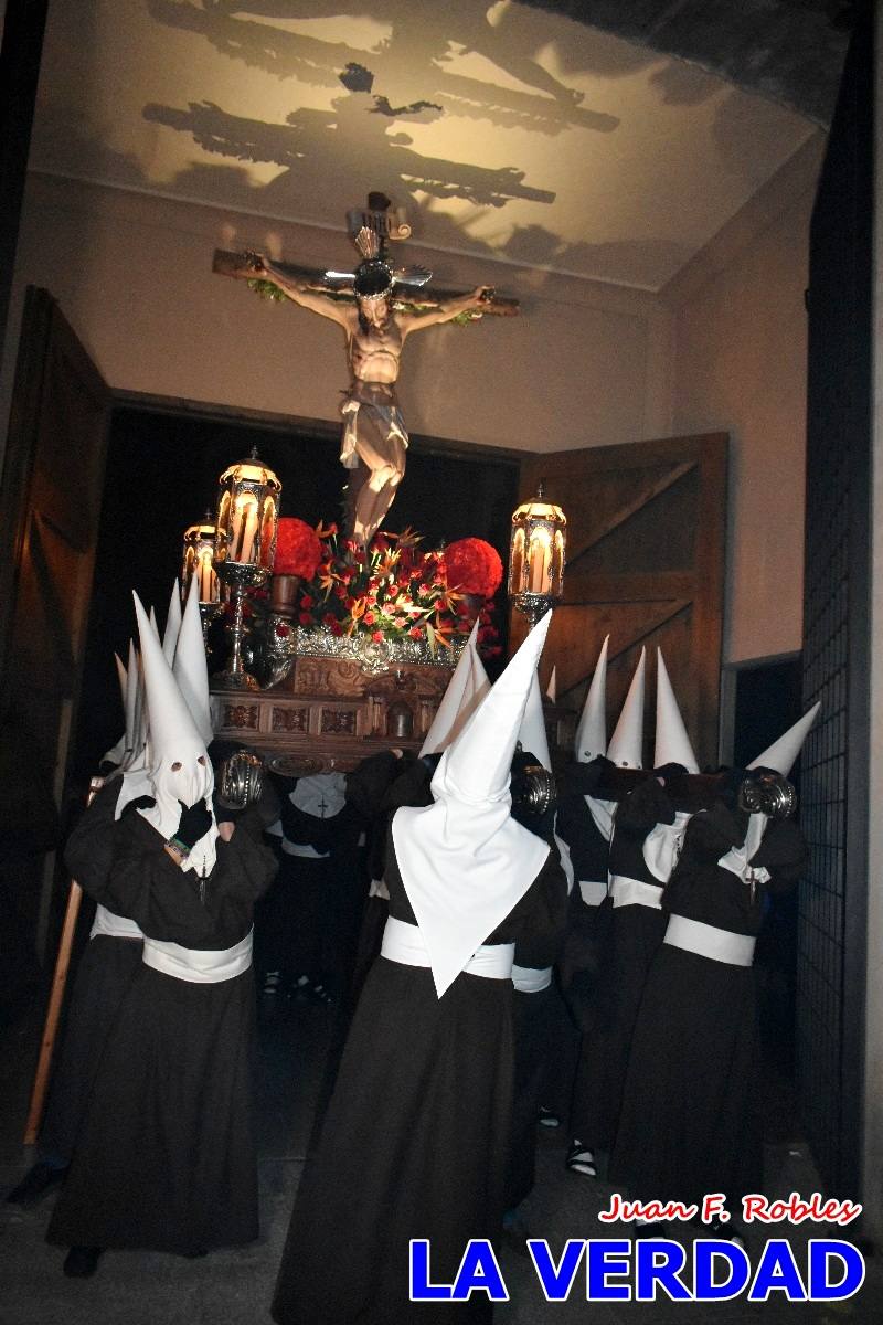 El Cristo de los Voluntarios inunda de solemnidad la medianoche