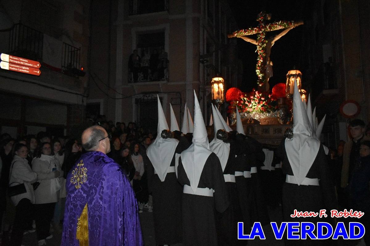 El Cristo de los Voluntarios inunda de solemnidad la medianoche