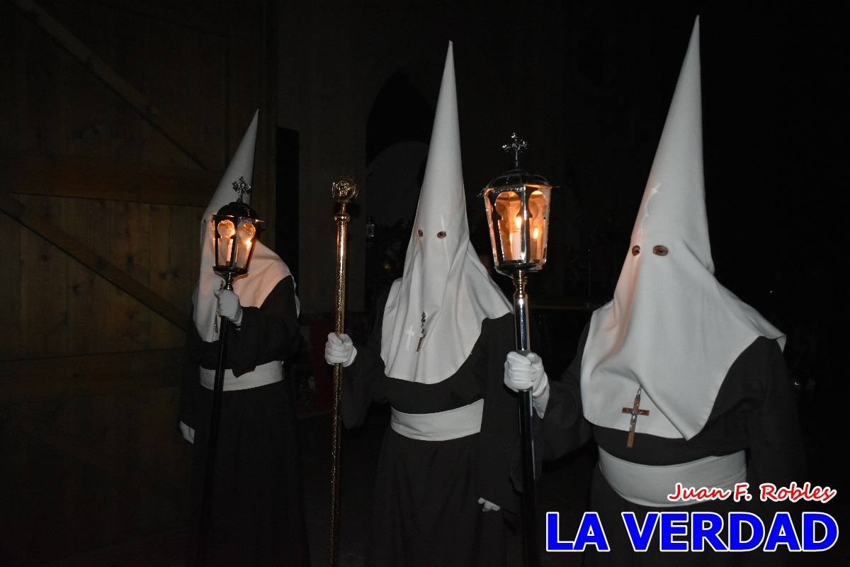 El Cristo de los Voluntarios inunda de solemnidad la medianoche