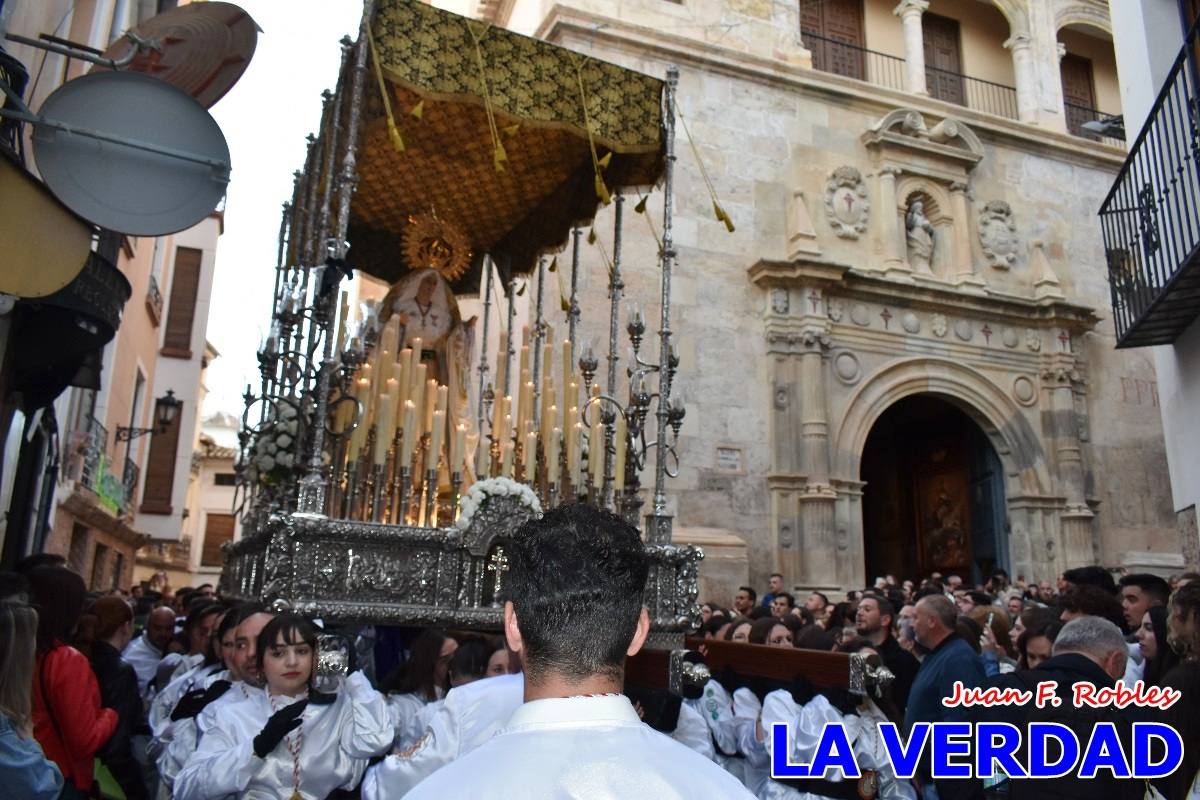 La Virgen Blanca reinó en la tarde del Jueves Santo