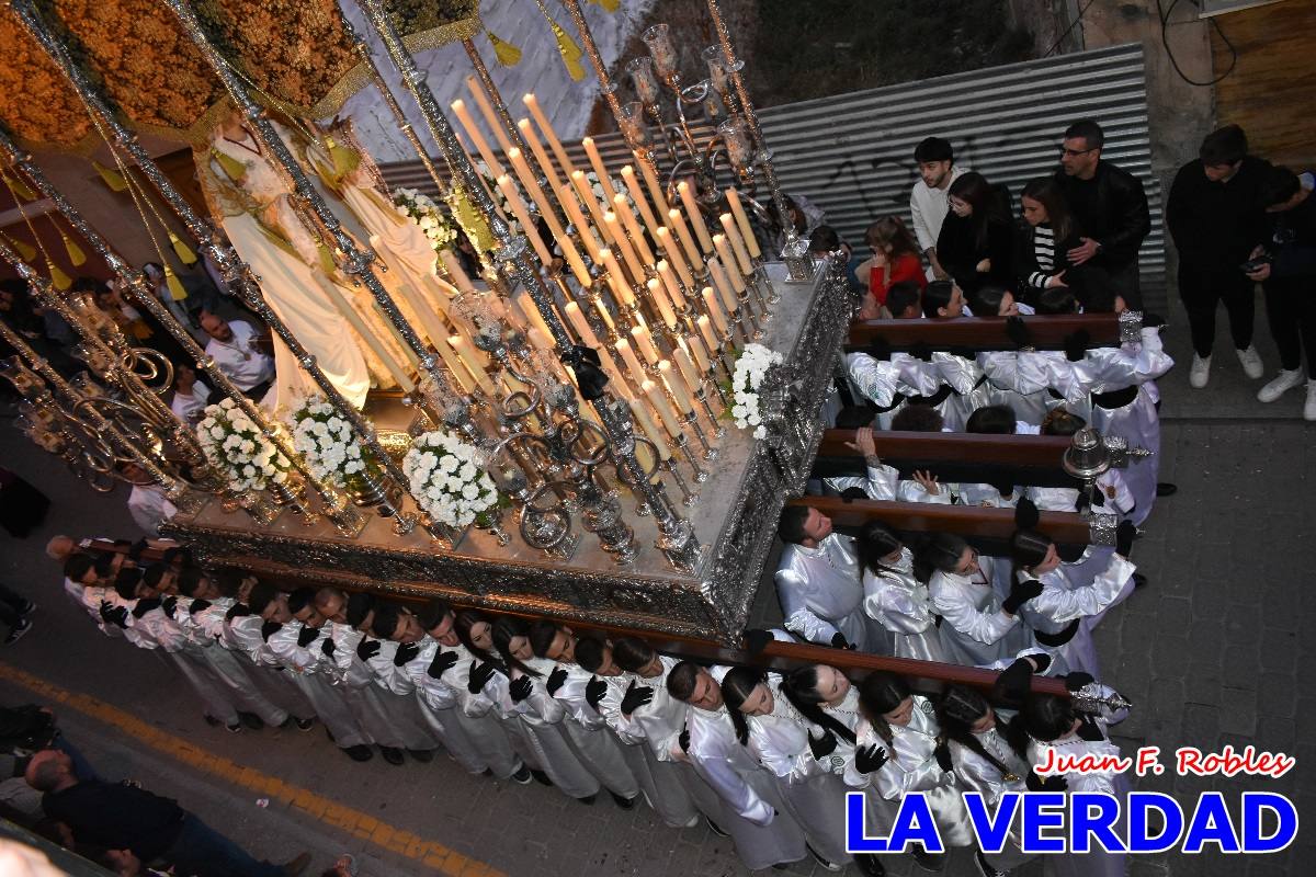 La Virgen Blanca reinó en la tarde del Jueves Santo