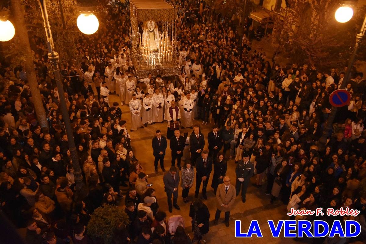 La Virgen Blanca reinó en la tarde del Jueves Santo